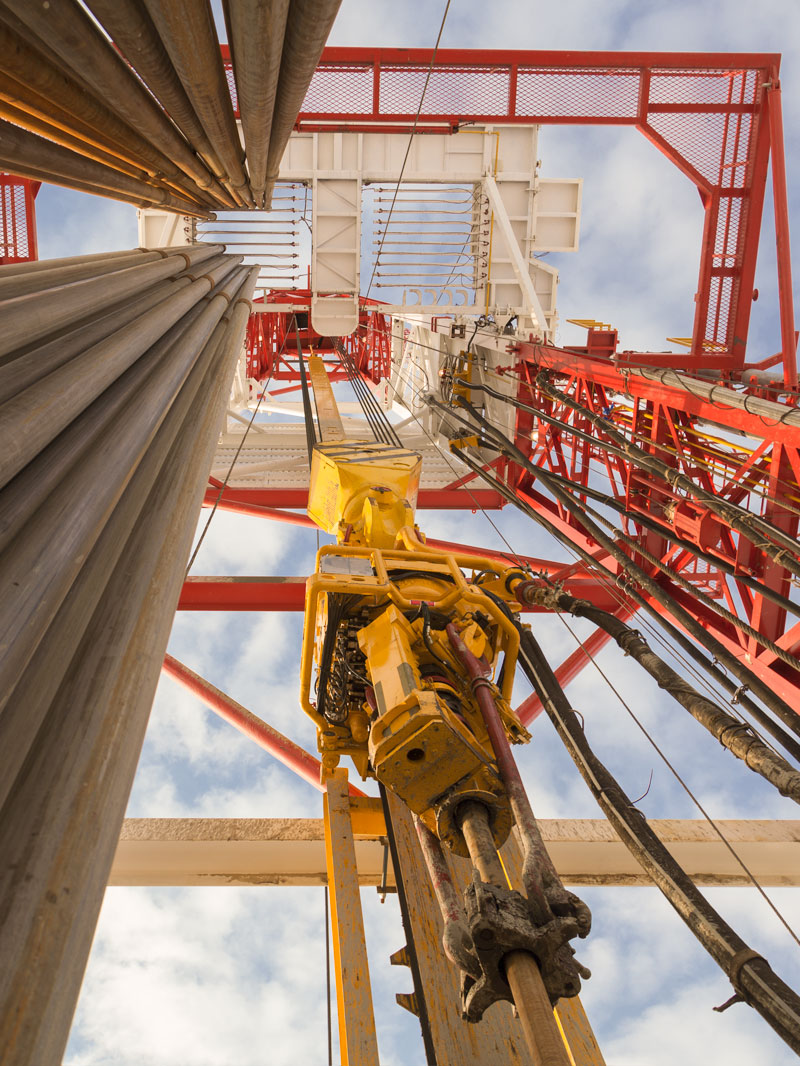 feature-drilling-rig-closeup feature-drilling-rig-closeup